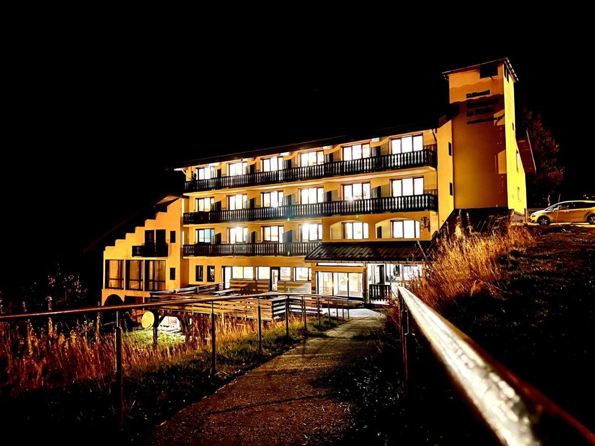 Hotel Le Piolet 圣马丁德贝尔维尔 外观 照片